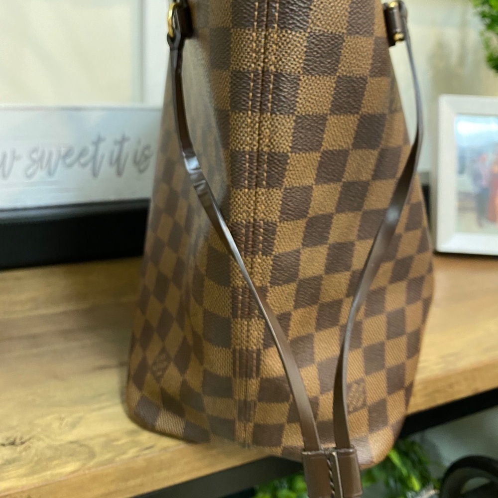 Louis Vuitton Neverfull MM - Picture 12 of 14